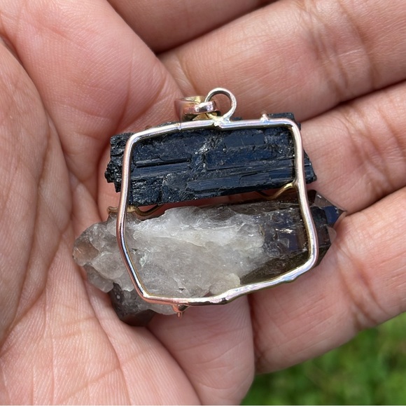 Smokey quartz and Black Tourmaline wired pendant - Picture 4 of 6